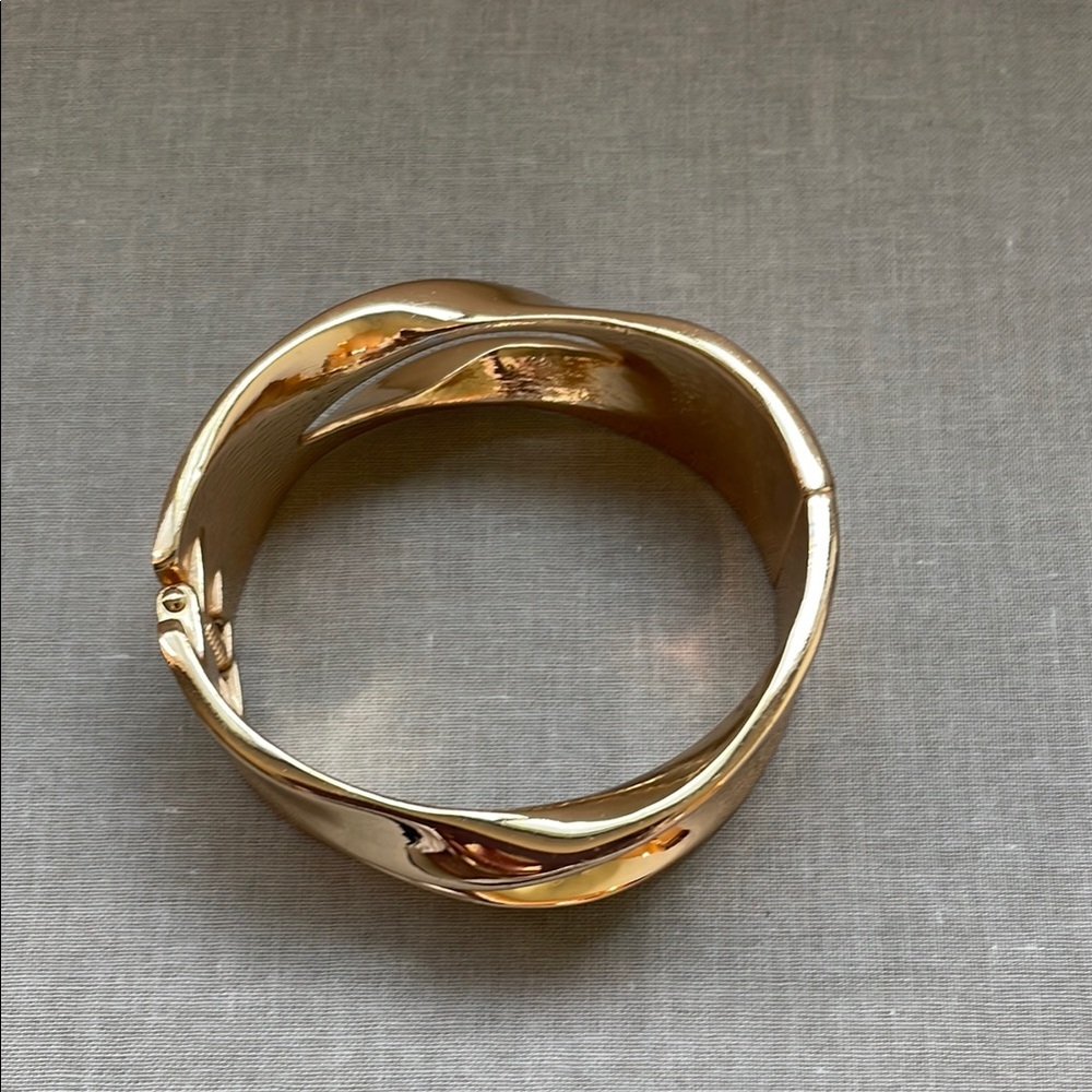 Elegant Gold-Tone Womens Cuff Bracelet - Picture 3 of 11